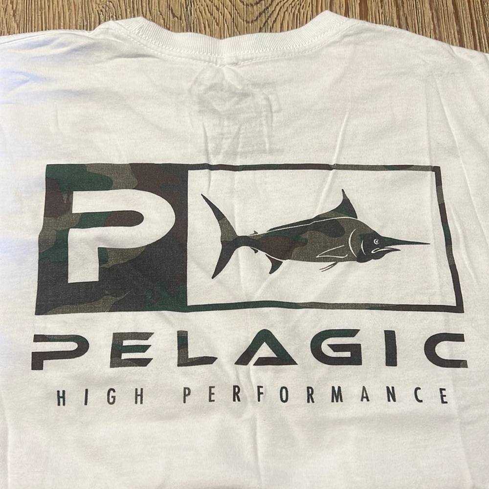Pelagic fishing tshirt small
